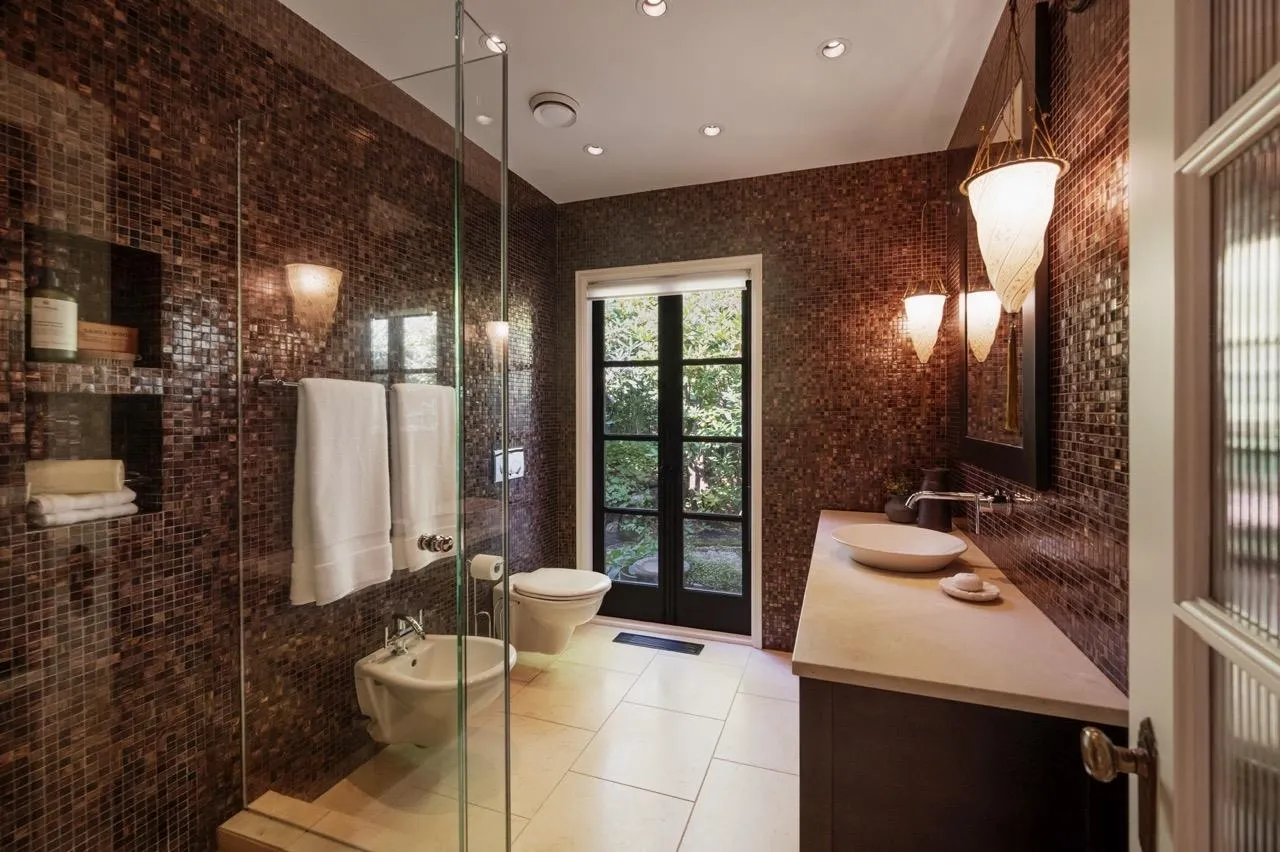 2533 Wallace Crescent