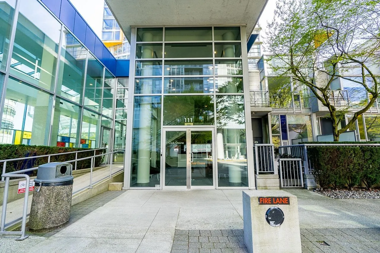 2803 111 W Georgia Street