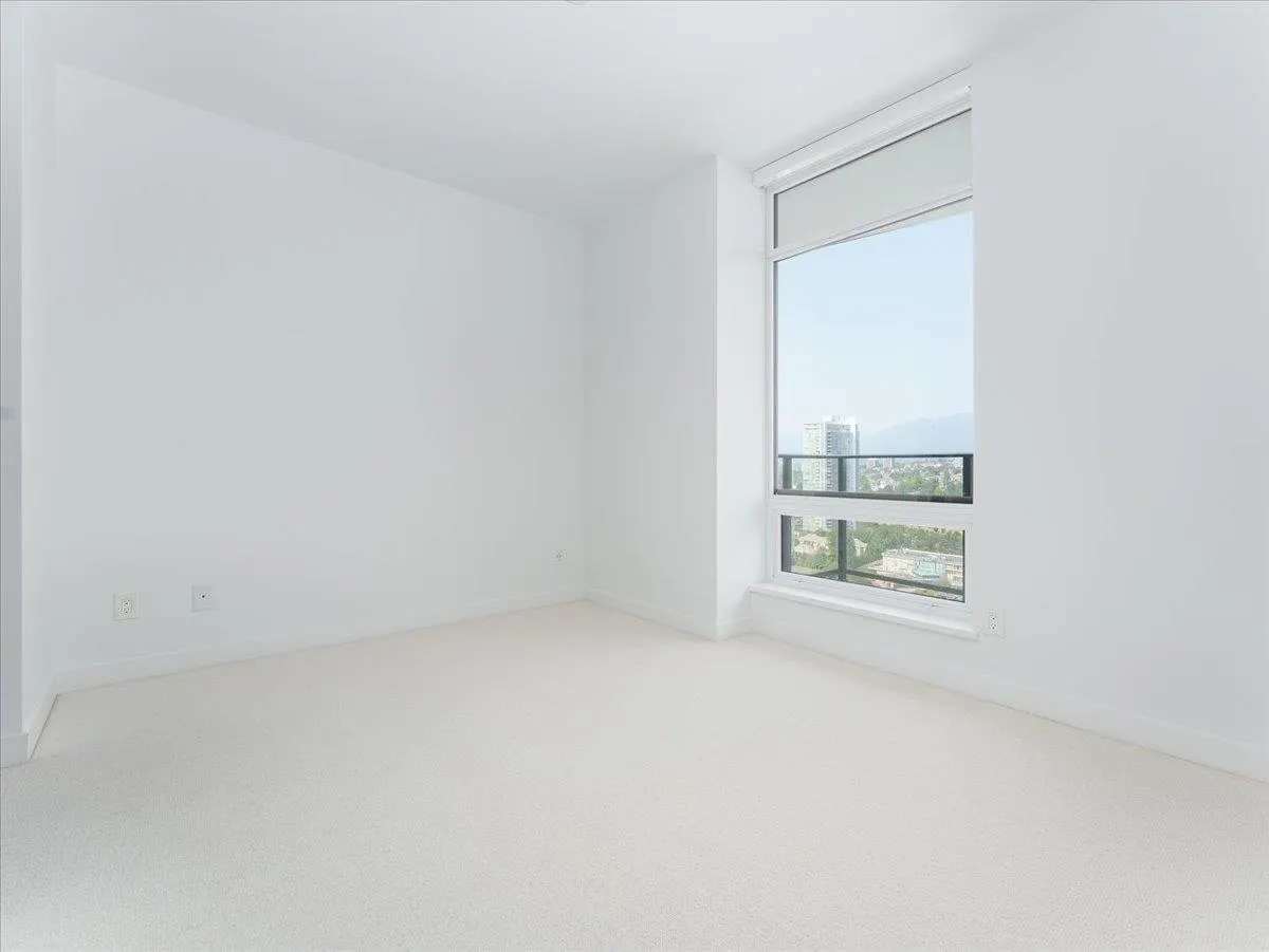 2505 2181 Madison Avenue