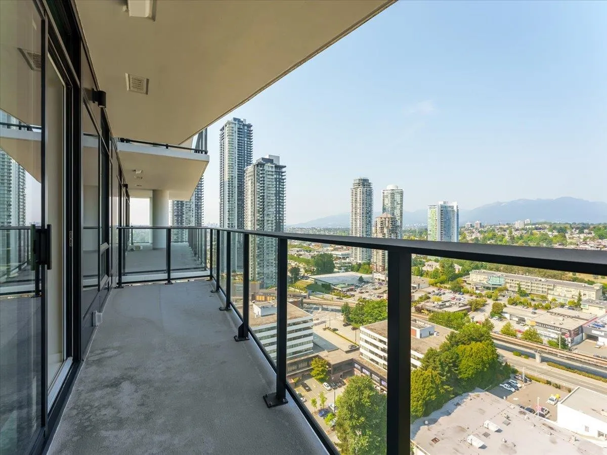 2505 2181 Madison Avenue
