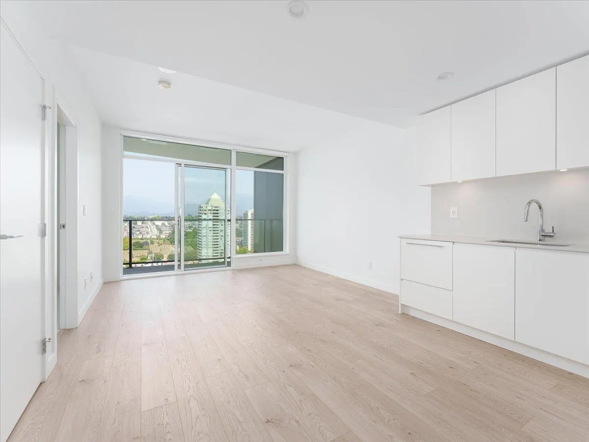 2505 2181 Madison Avenue