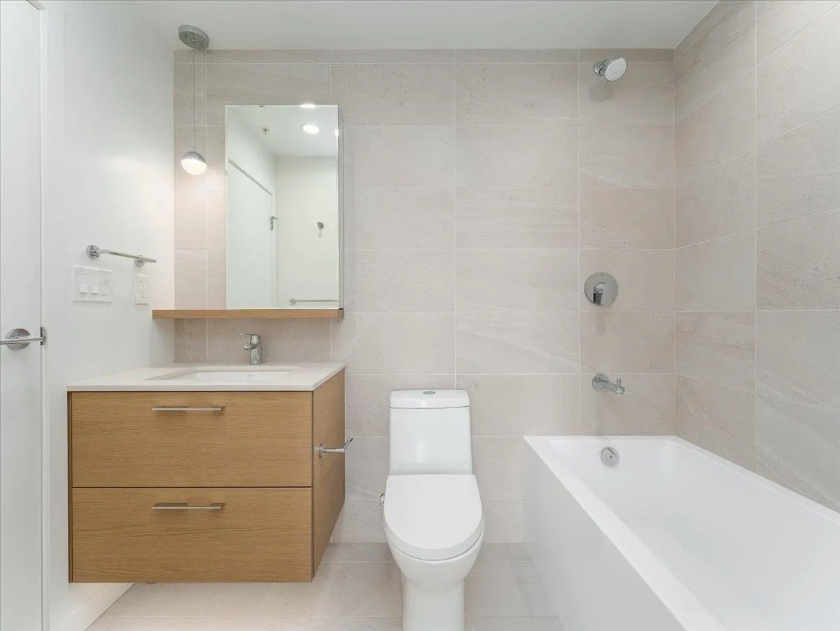 2505 2181 Madison Avenue
