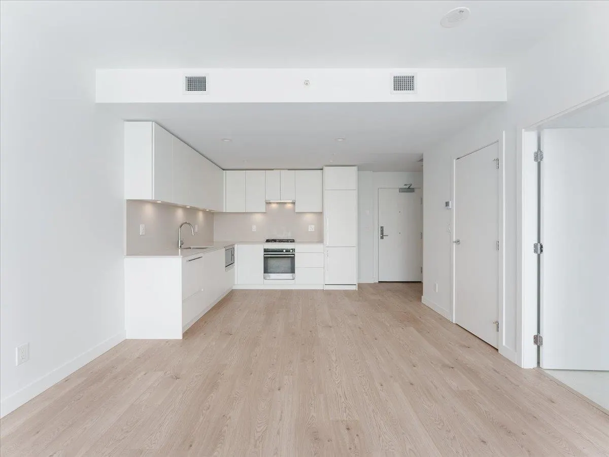 2505 2181 Madison Avenue