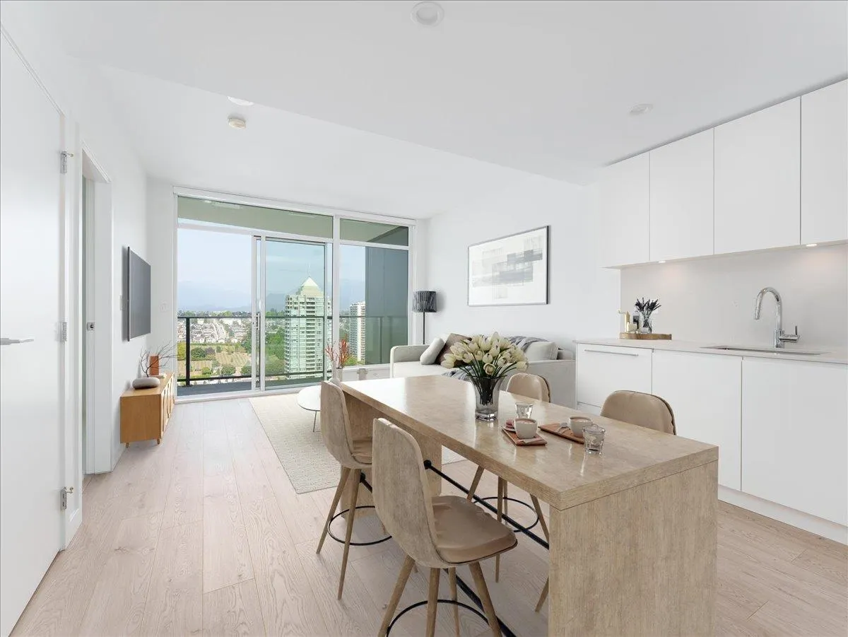 2505 2181 Madison Avenue