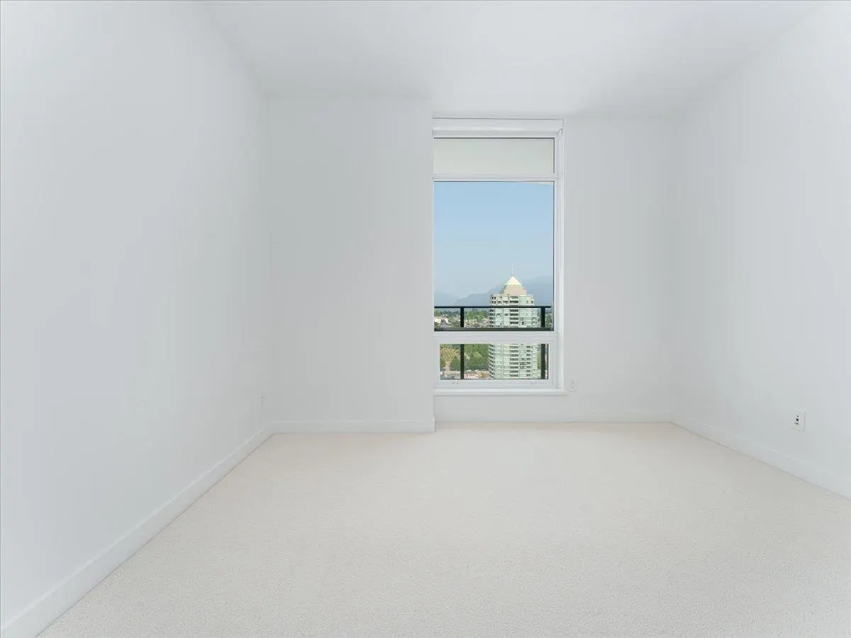 2505 2181 Madison Avenue