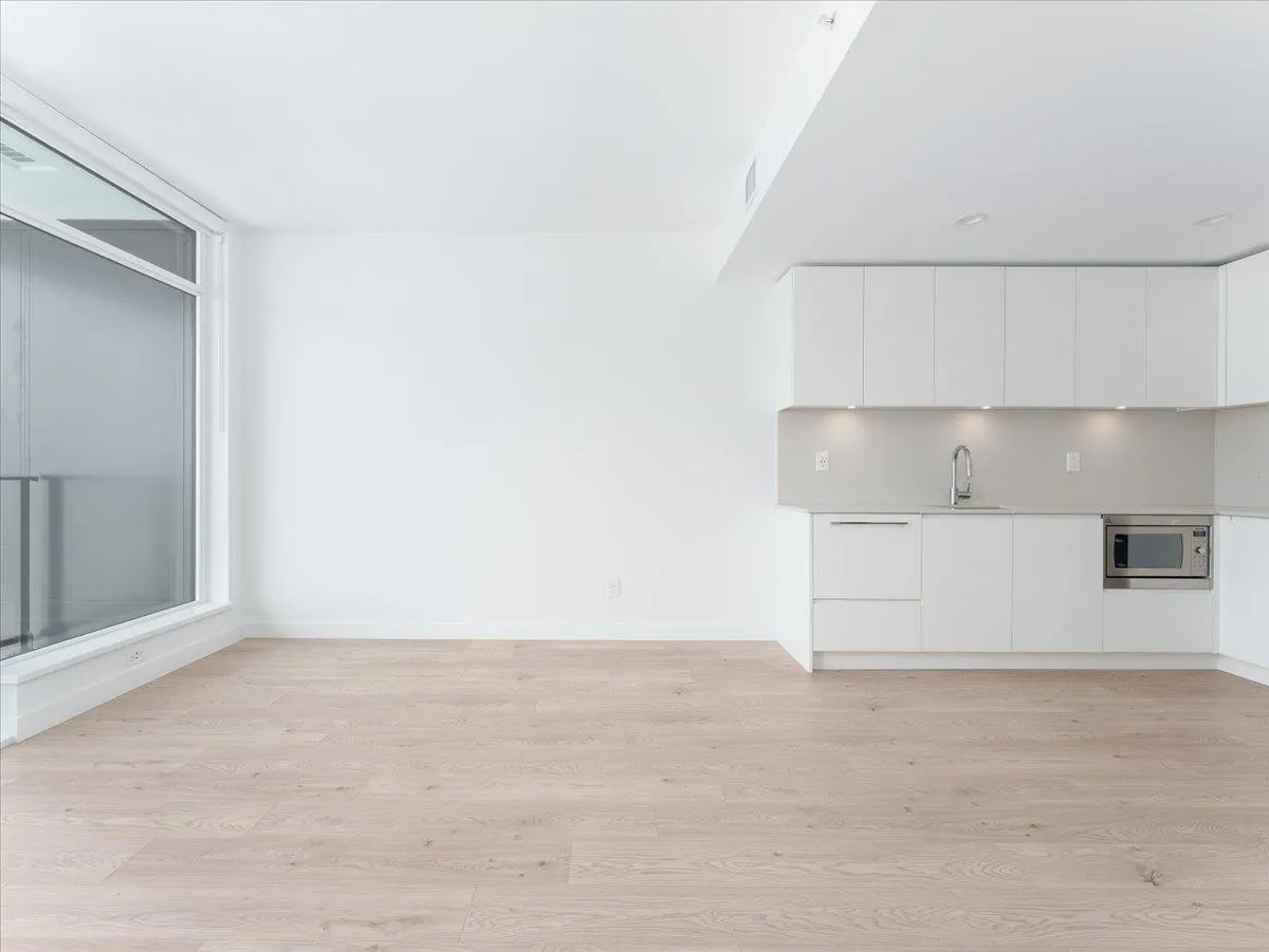 2505 2181 Madison Avenue