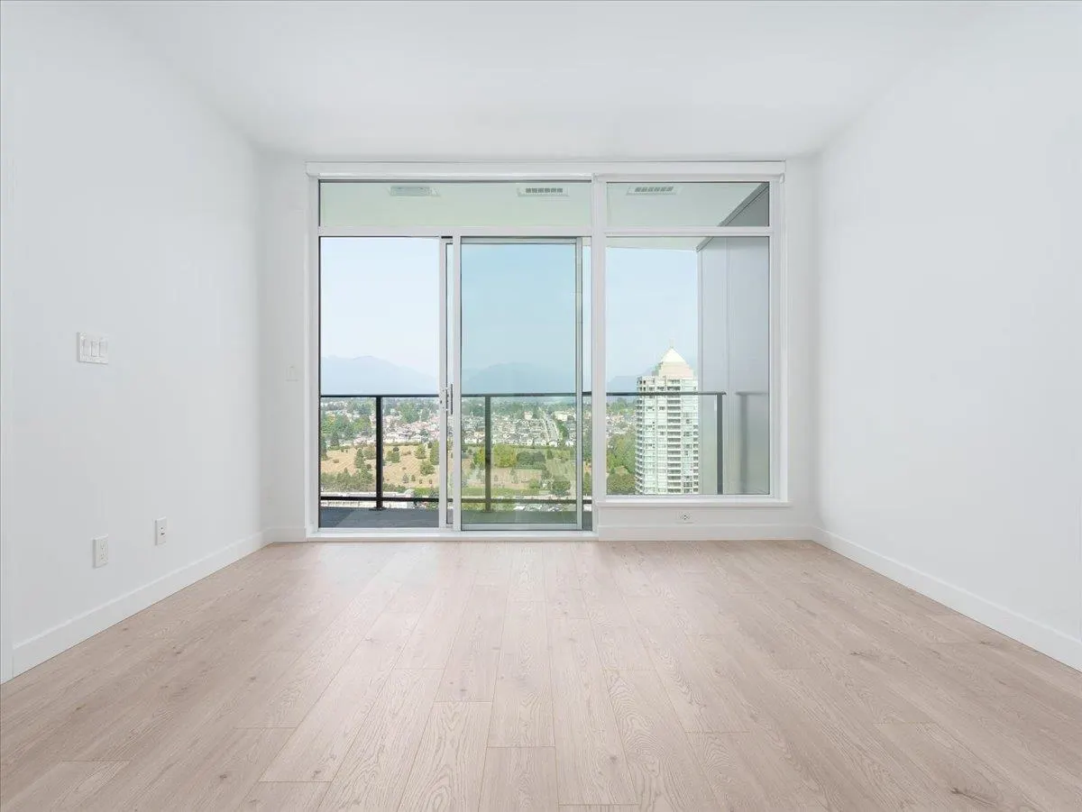 2505 2181 Madison Avenue