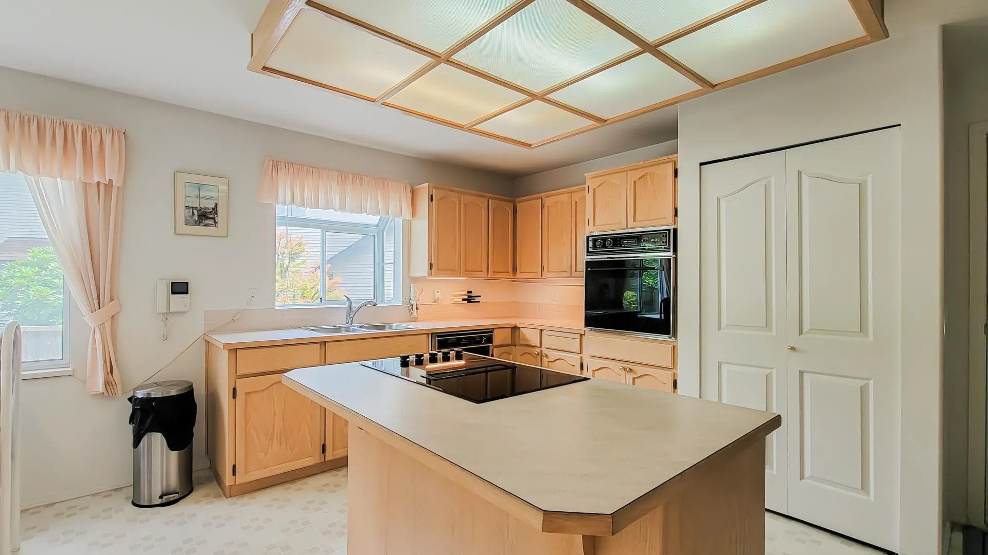 1406 Vistaview Court