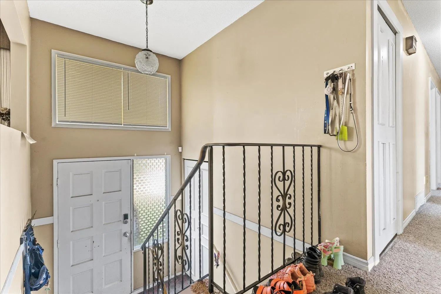 45649 Laura Crescent