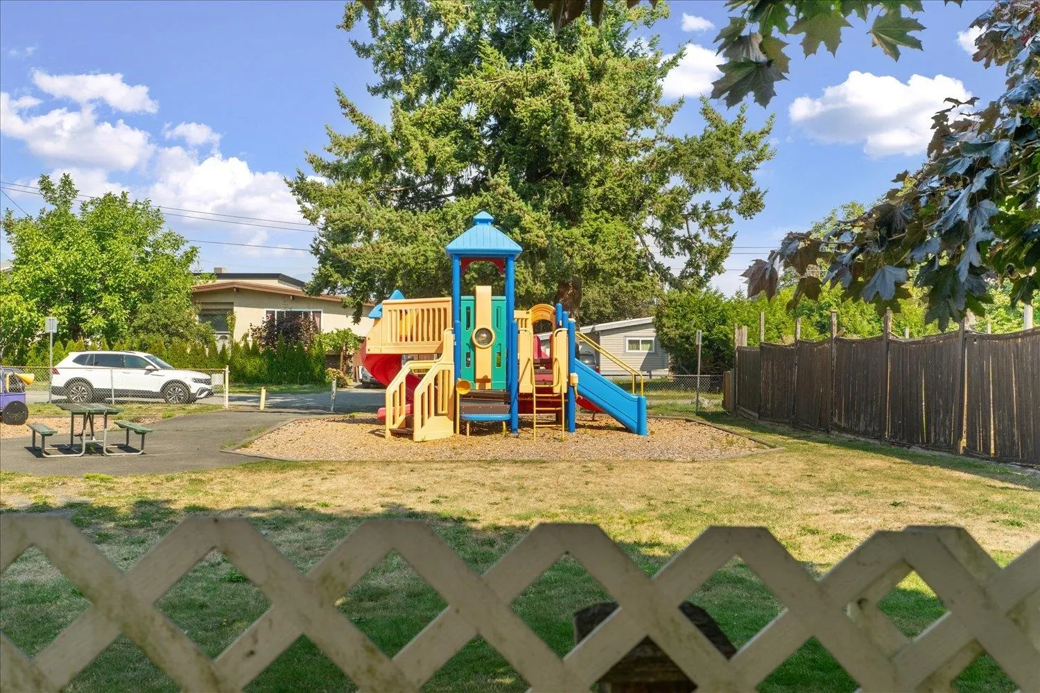 45649 Laura Crescent