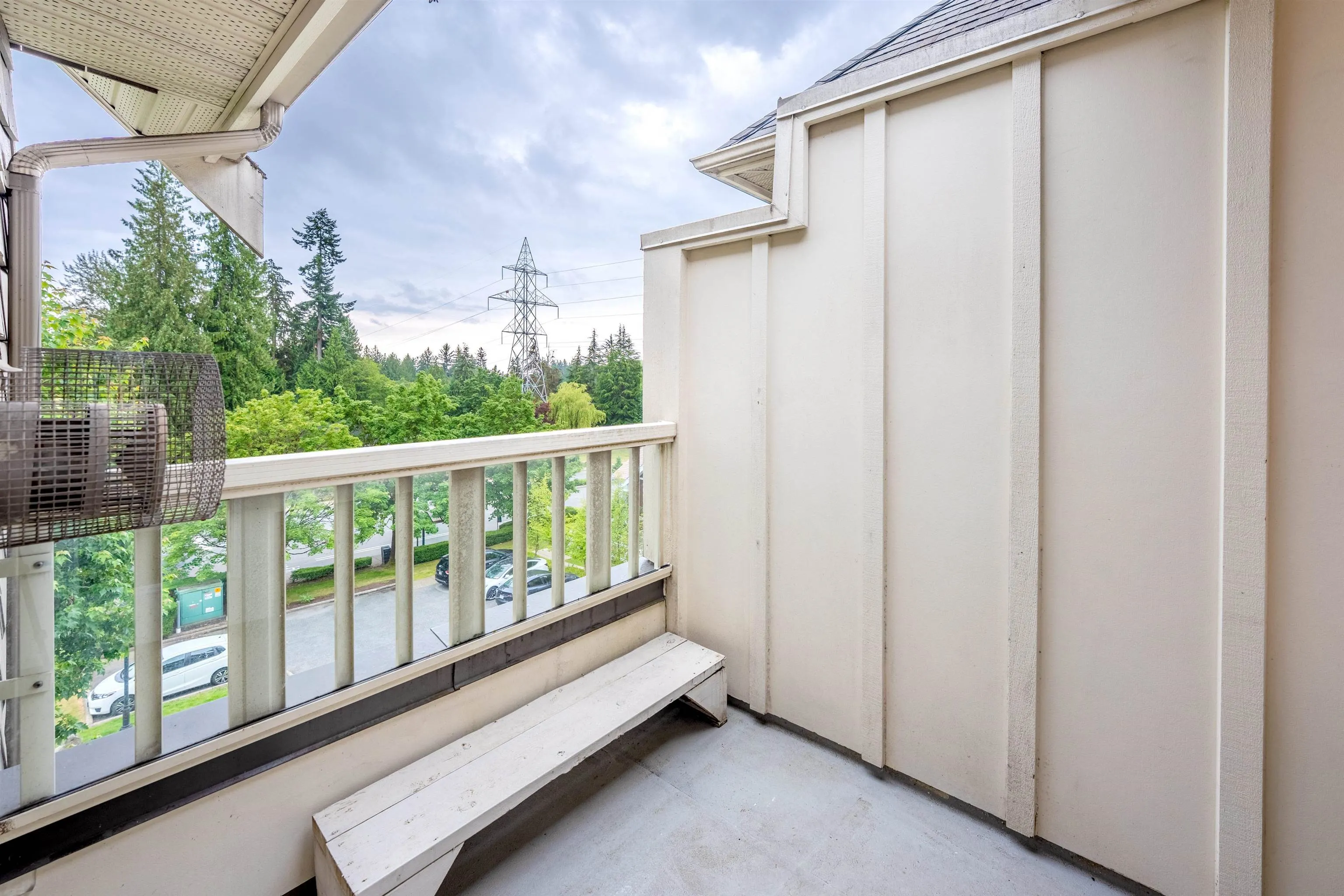 416 960 Lynn Valley Road