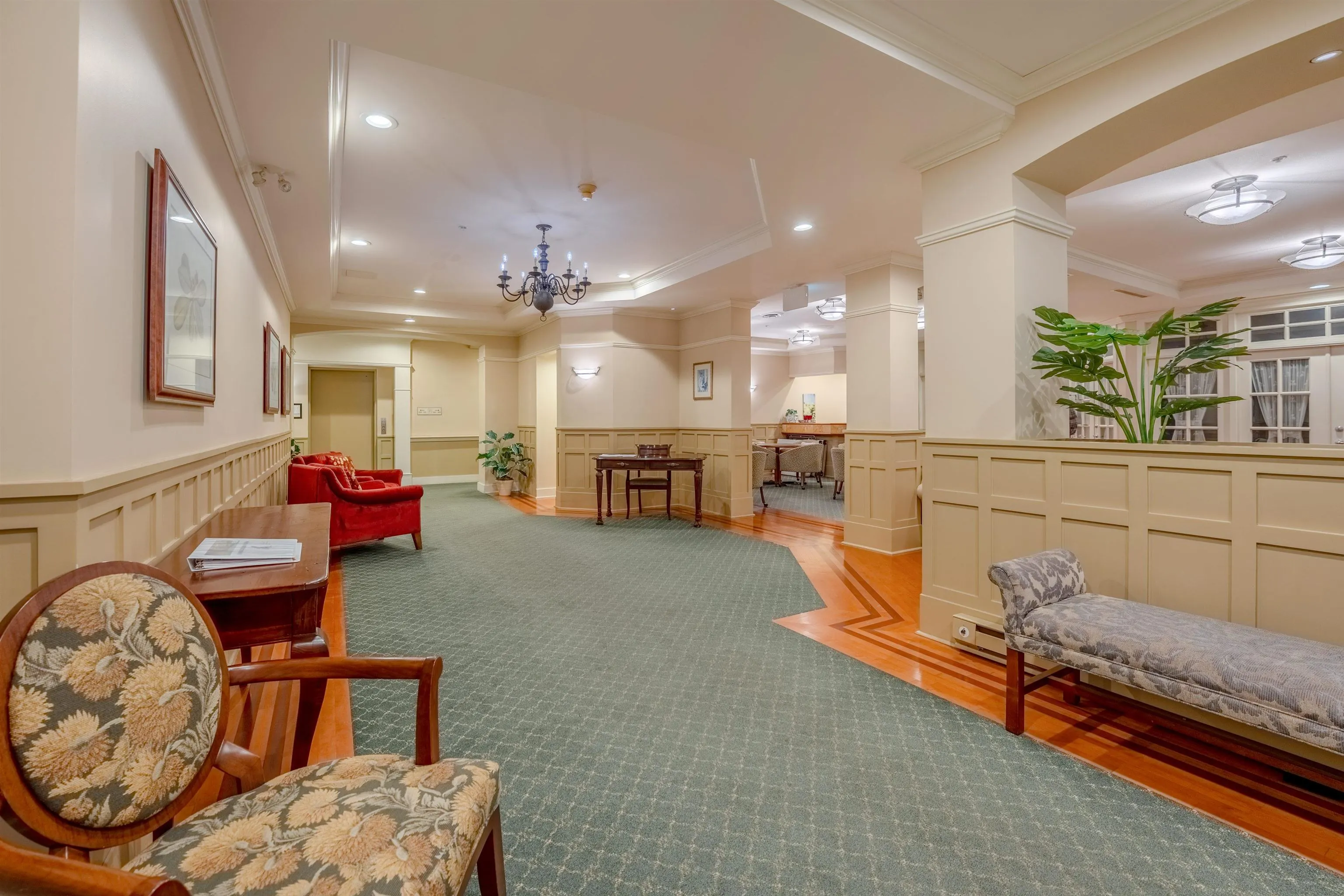 416 960 Lynn Valley Road