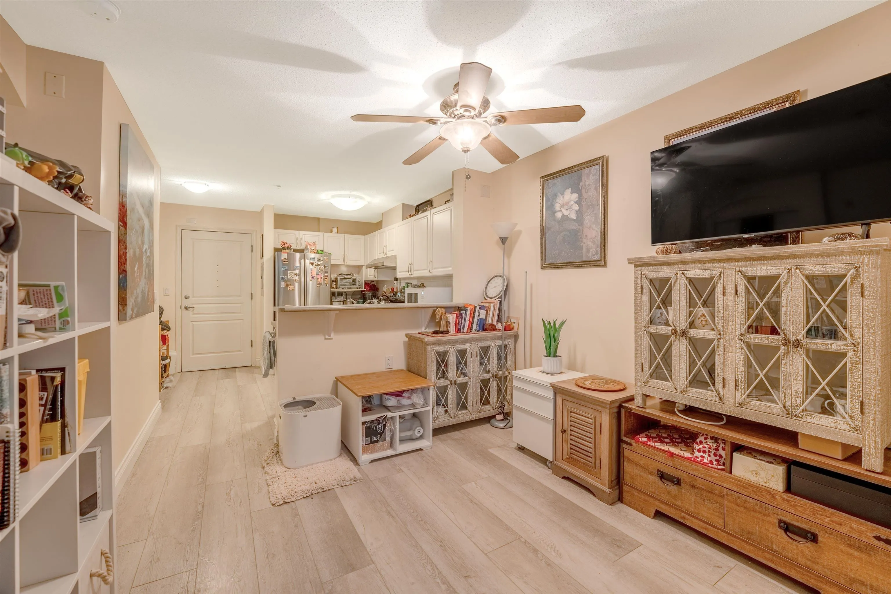 416 960 Lynn Valley Road