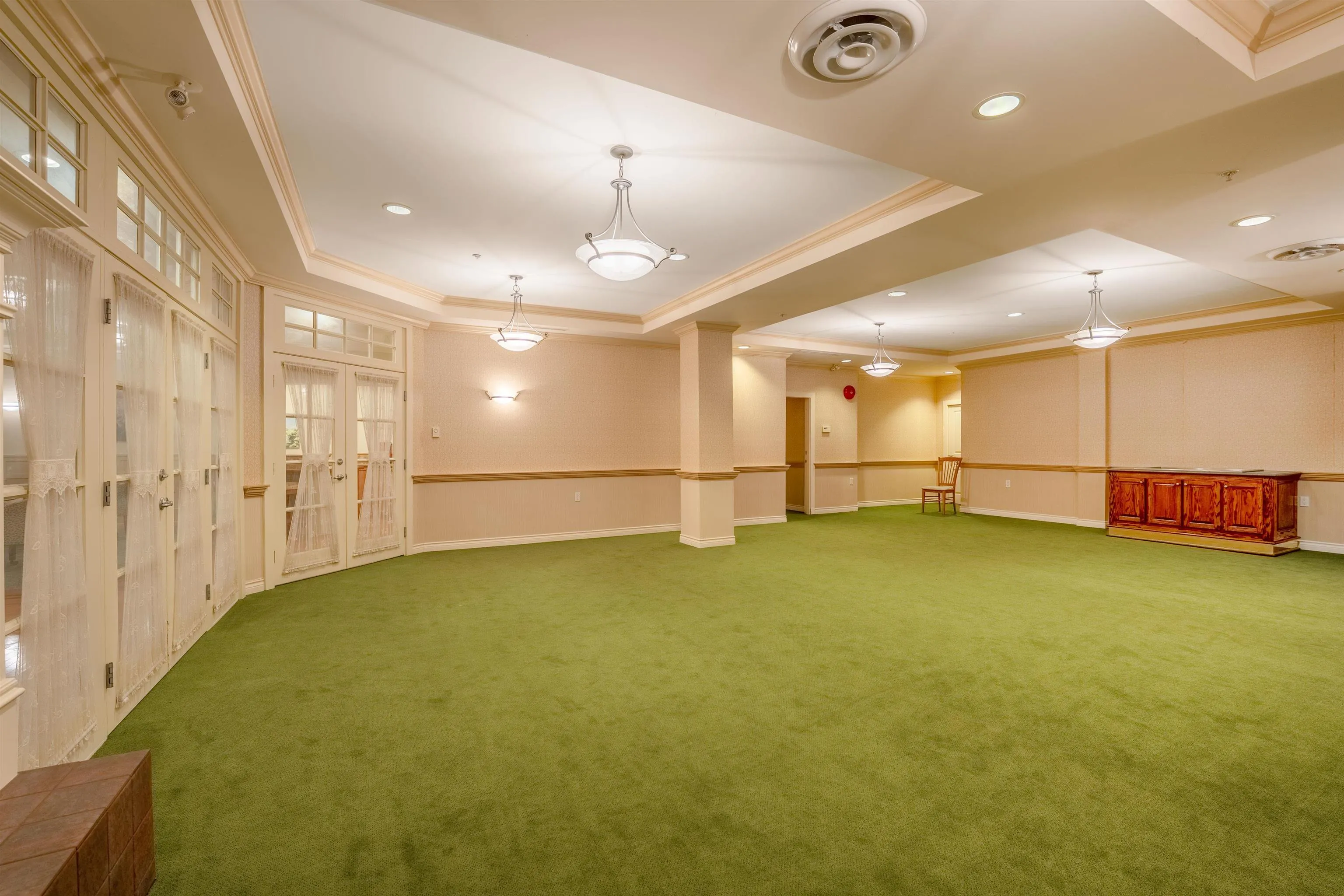 416 960 Lynn Valley Road