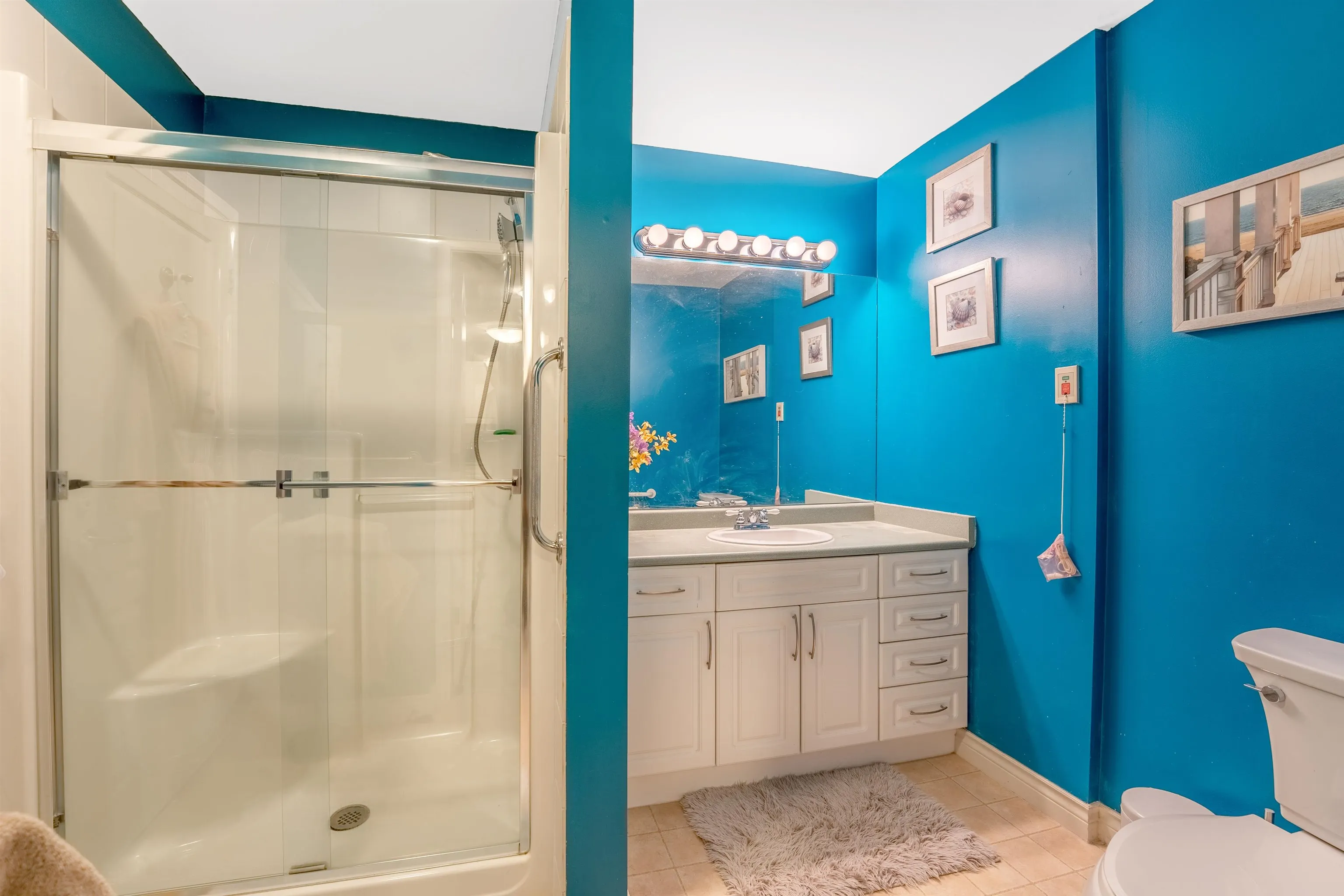416 960 Lynn Valley Road