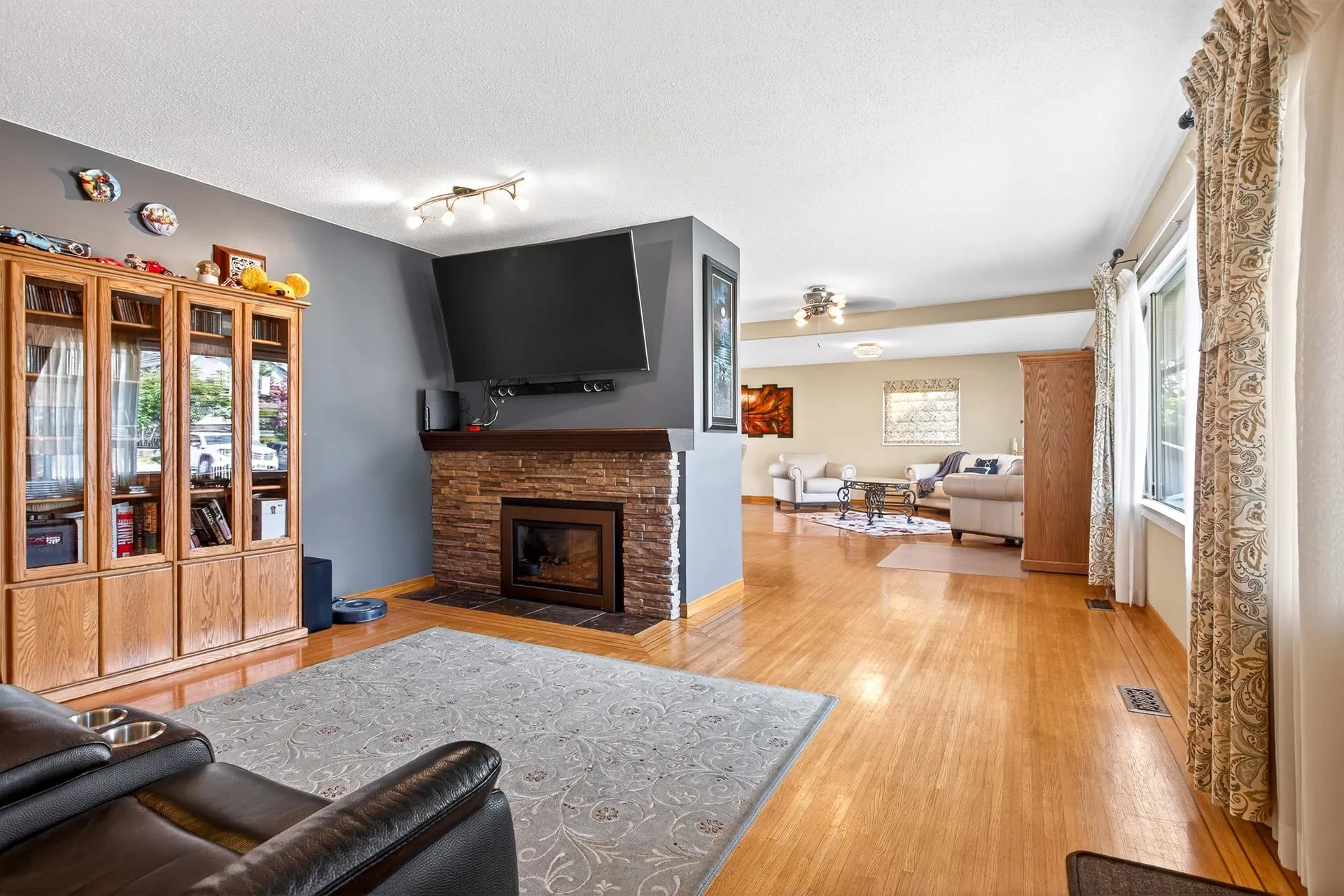 2126 Kugler Avenue