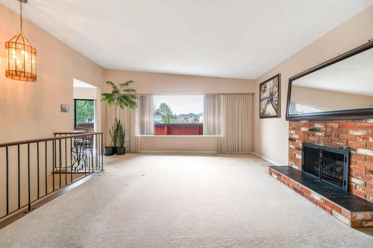 6680 Coltsfoot Drive