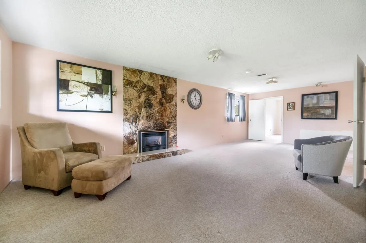 6680 Coltsfoot Drive