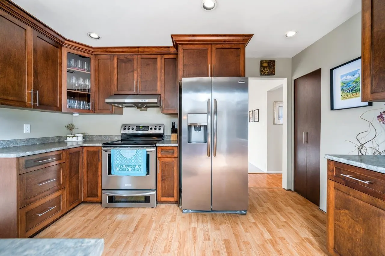 6680 Coltsfoot Drive