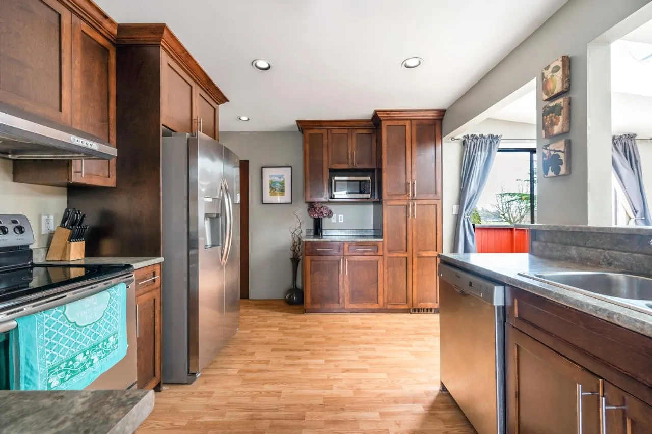 6680 Coltsfoot Drive