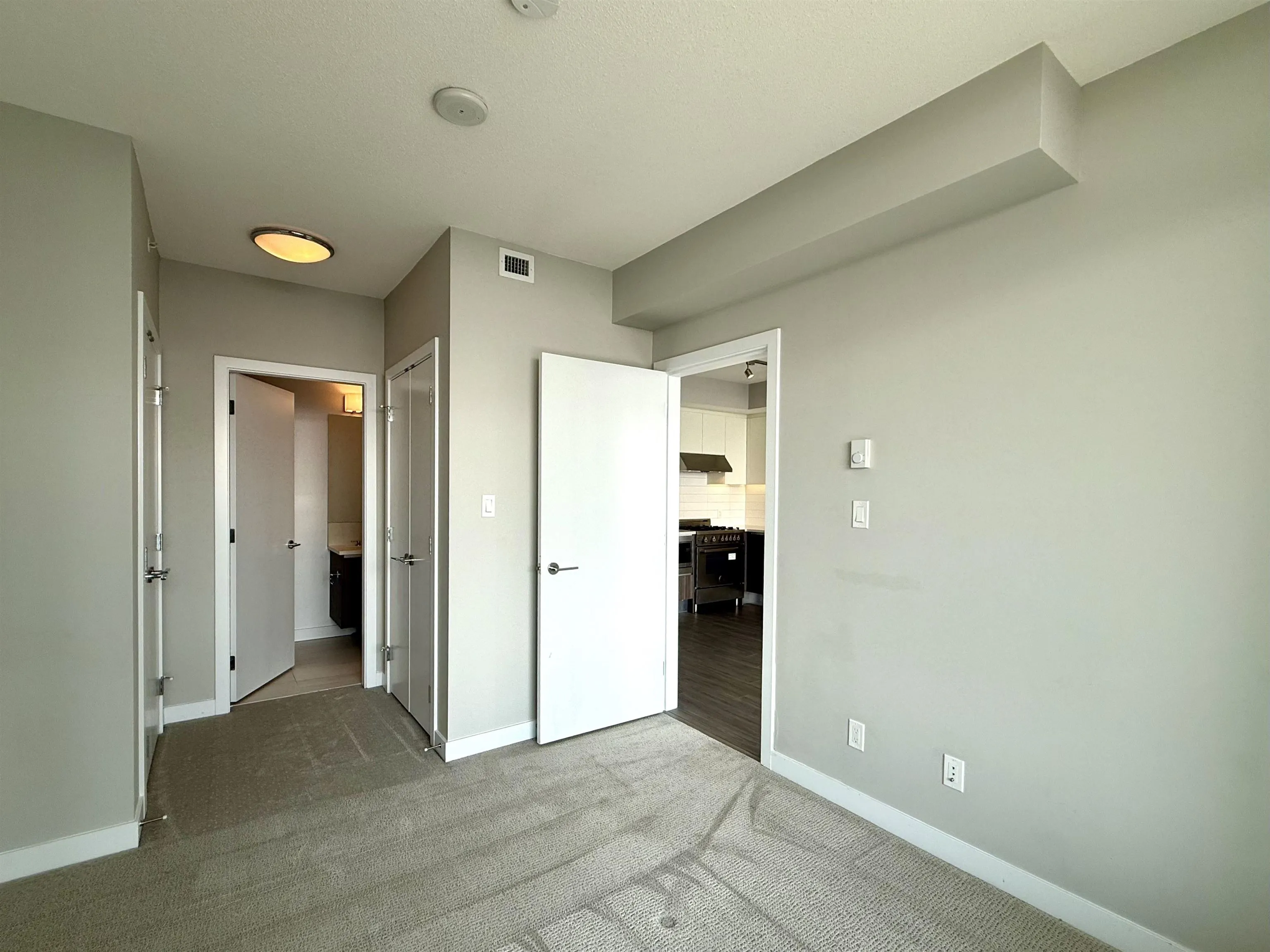 3207 4900 Lennox Lane