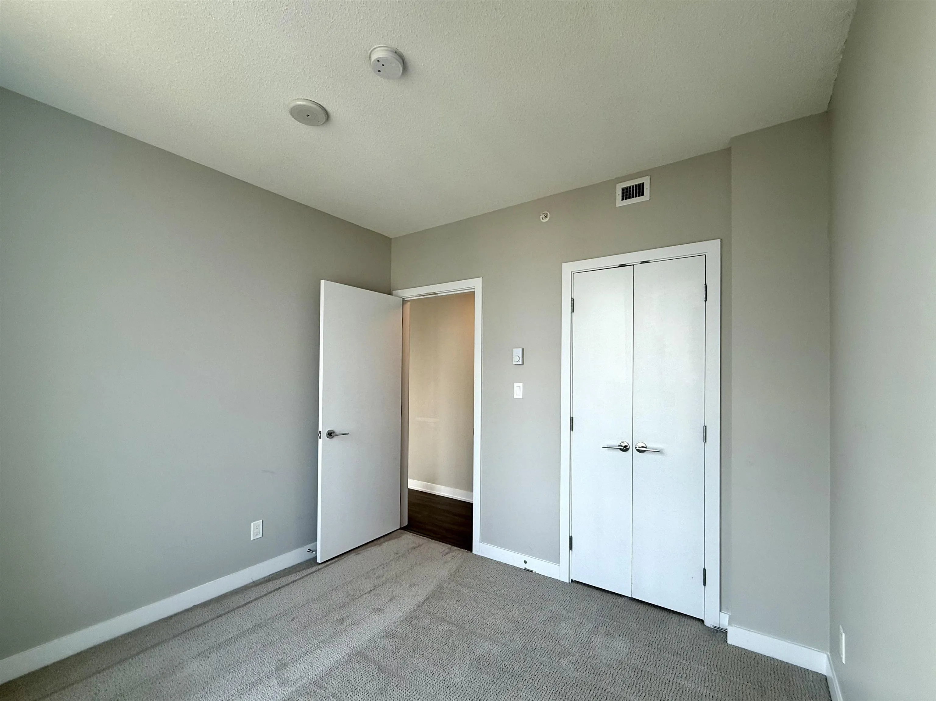 3207 4900 Lennox Lane