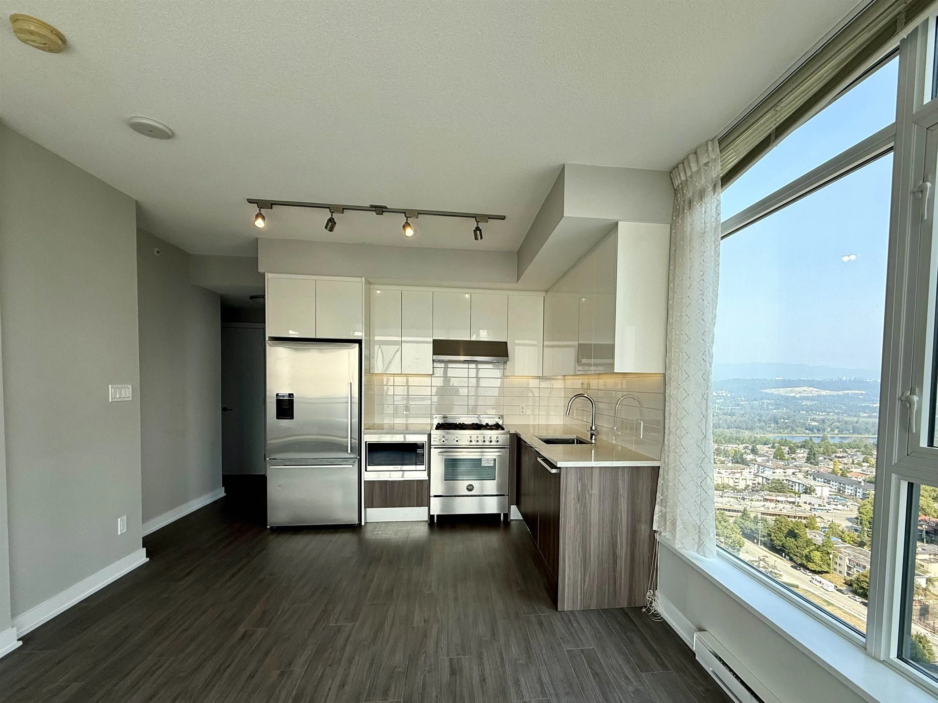 3207 4900 Lennox Lane
