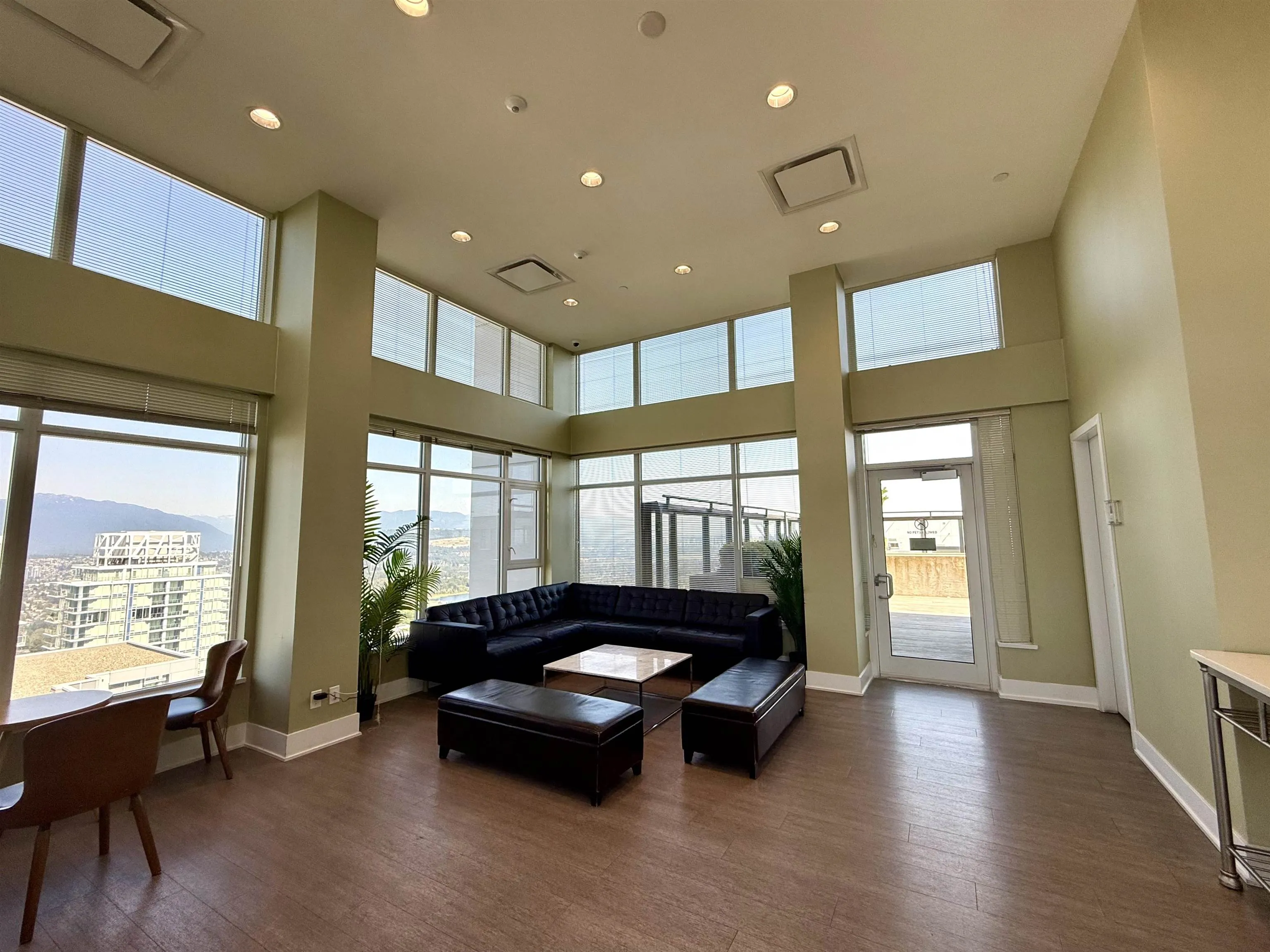 3207 4900 Lennox Lane