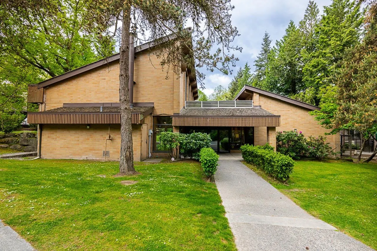 5853 Mayview Circle