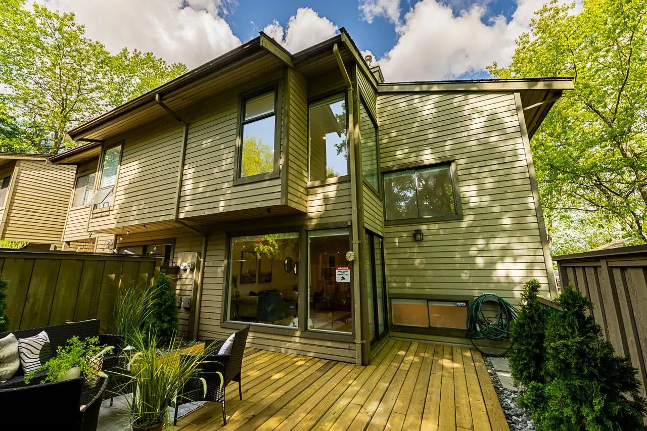 5853 Mayview Circle