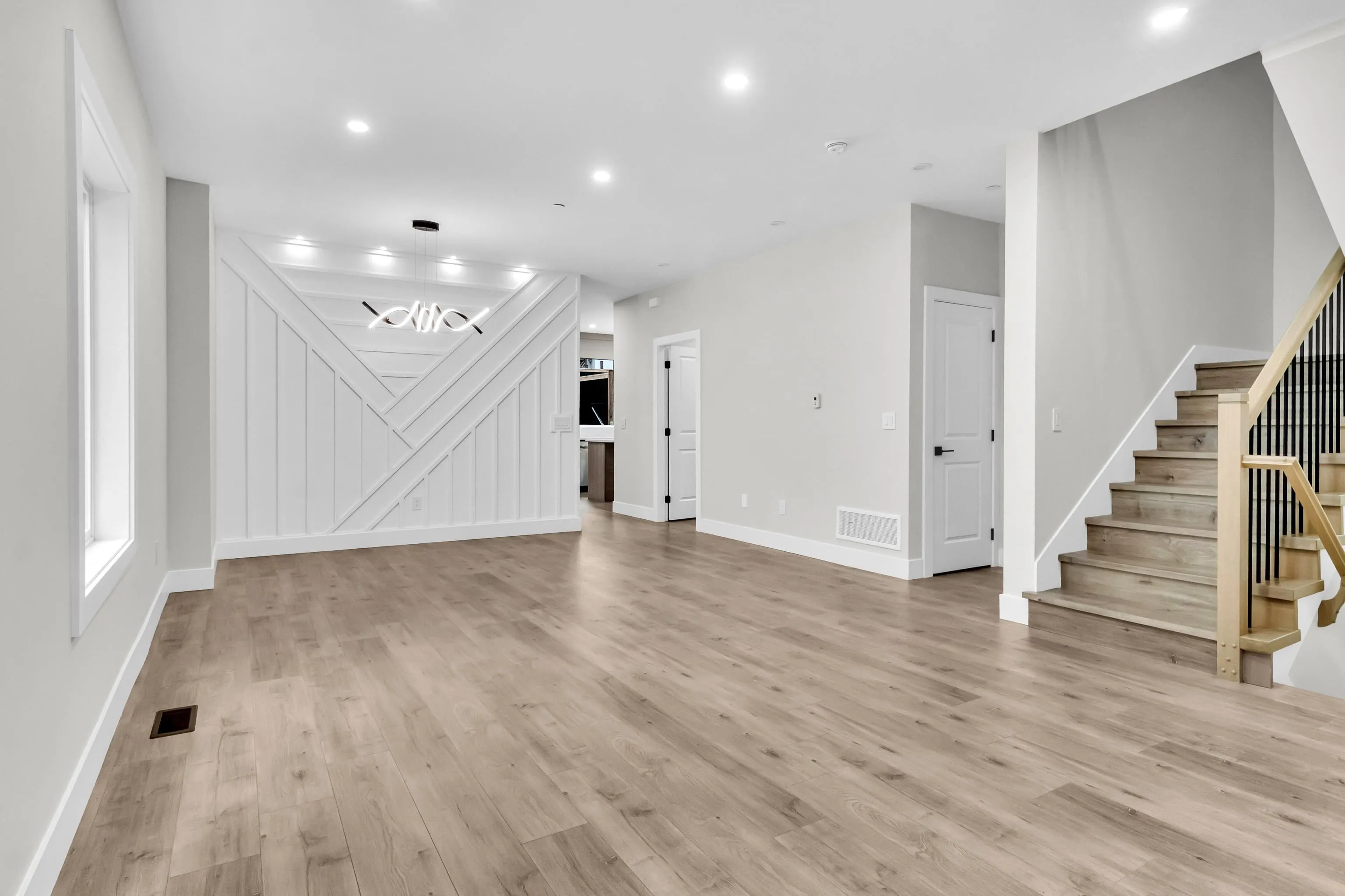 A 32729 Fraser Crescent