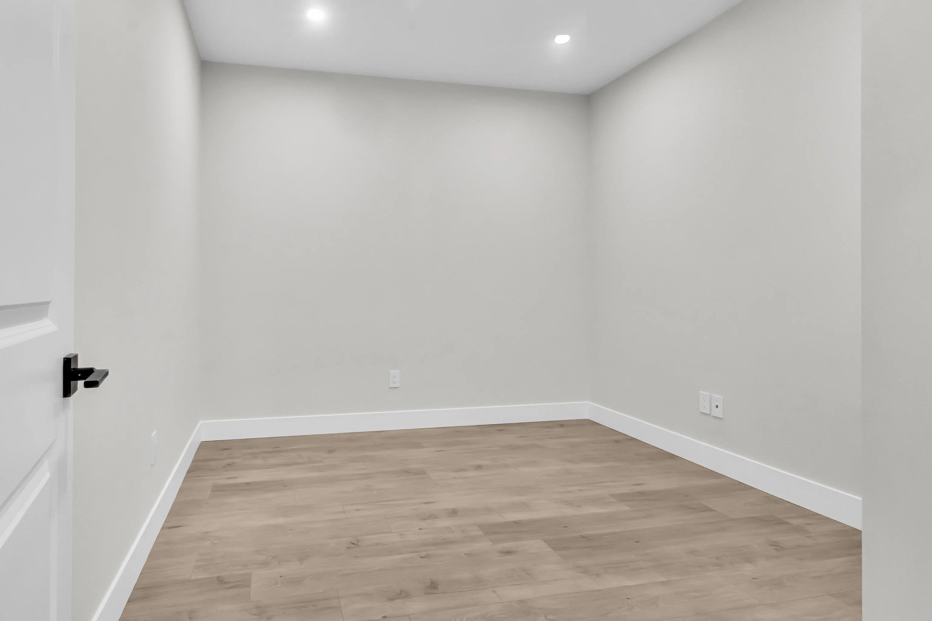 A 32729 Fraser Crescent