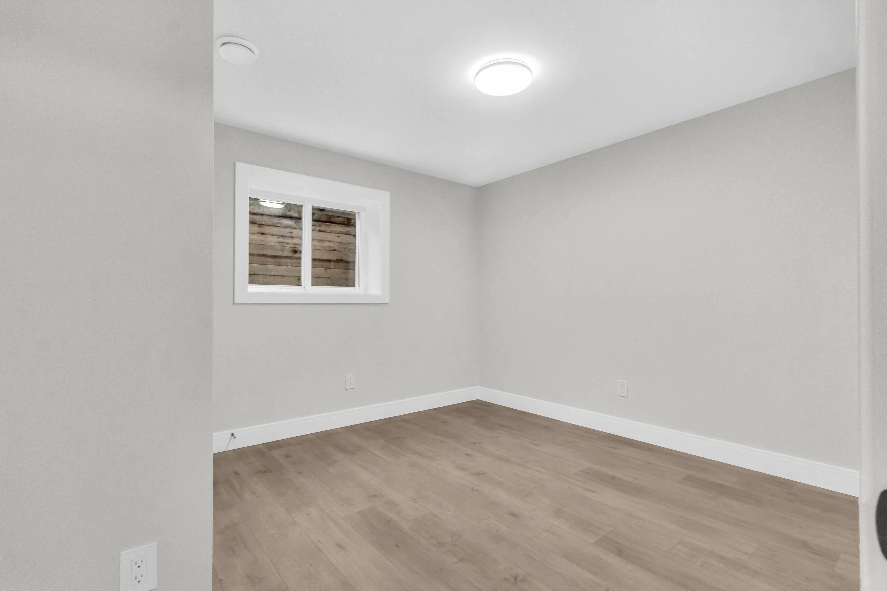 A 32729 Fraser Crescent