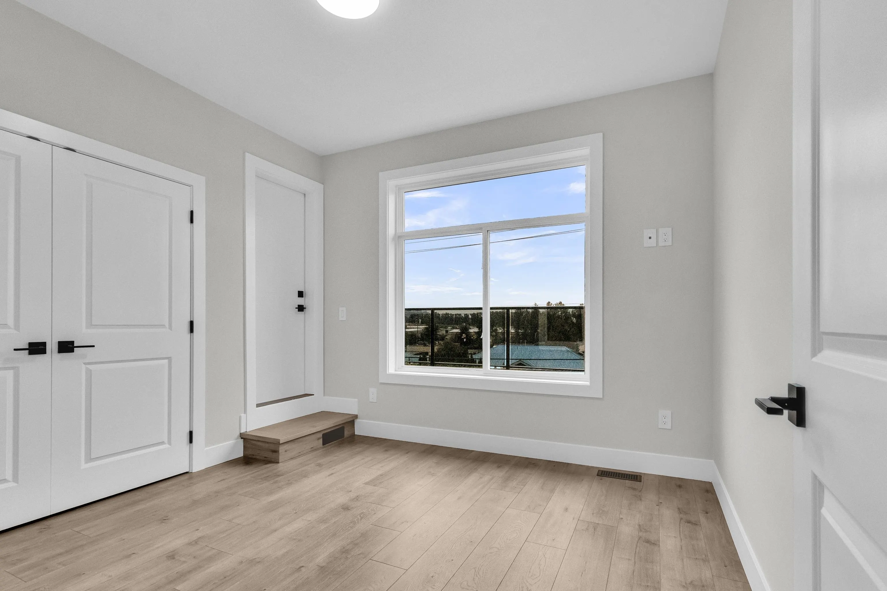 A 32729 Fraser Crescent