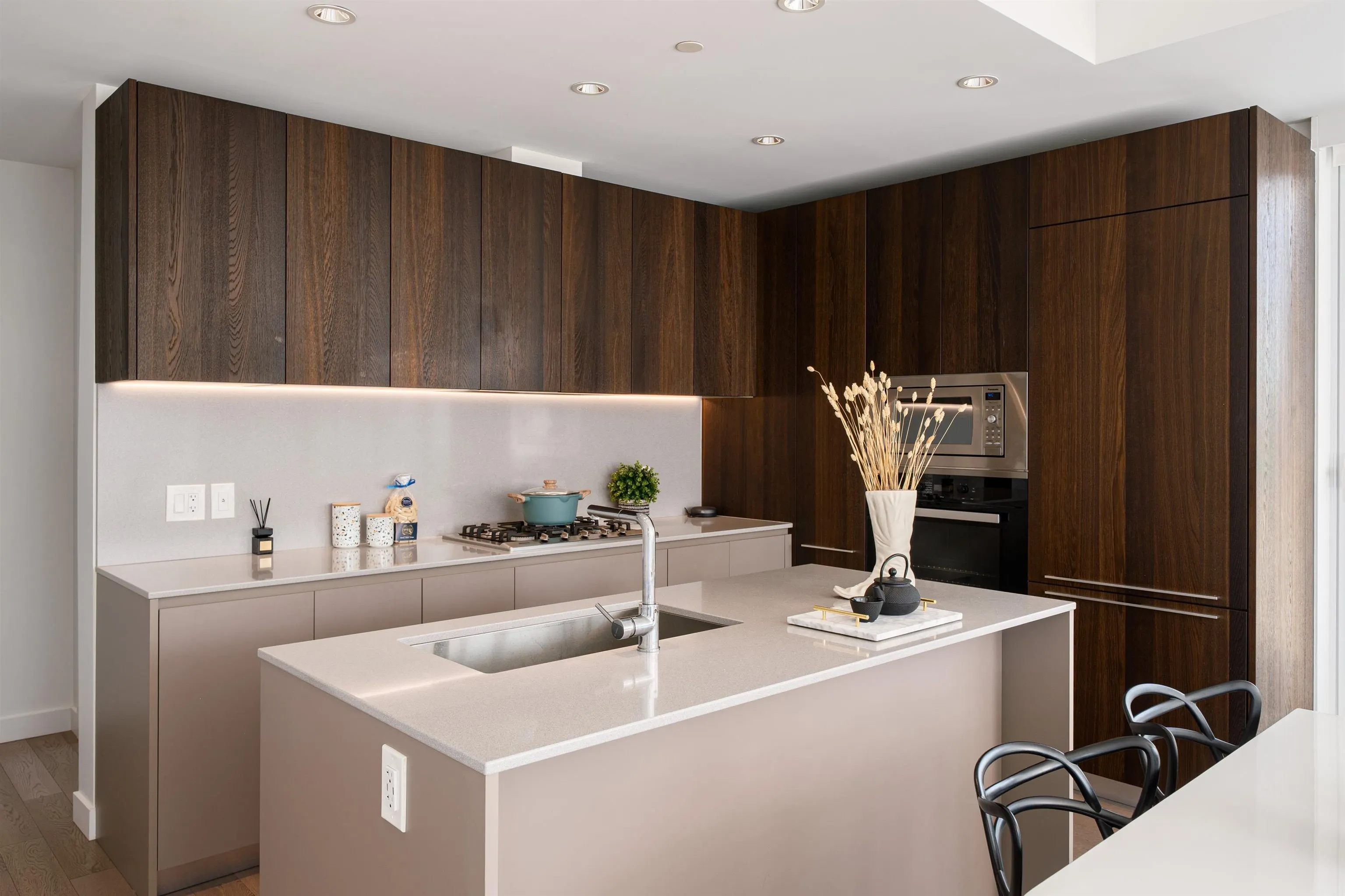 310 6622 Pearson Way