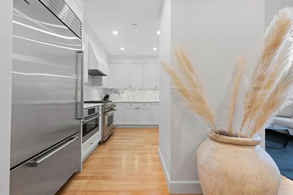 471 Beach Crescent