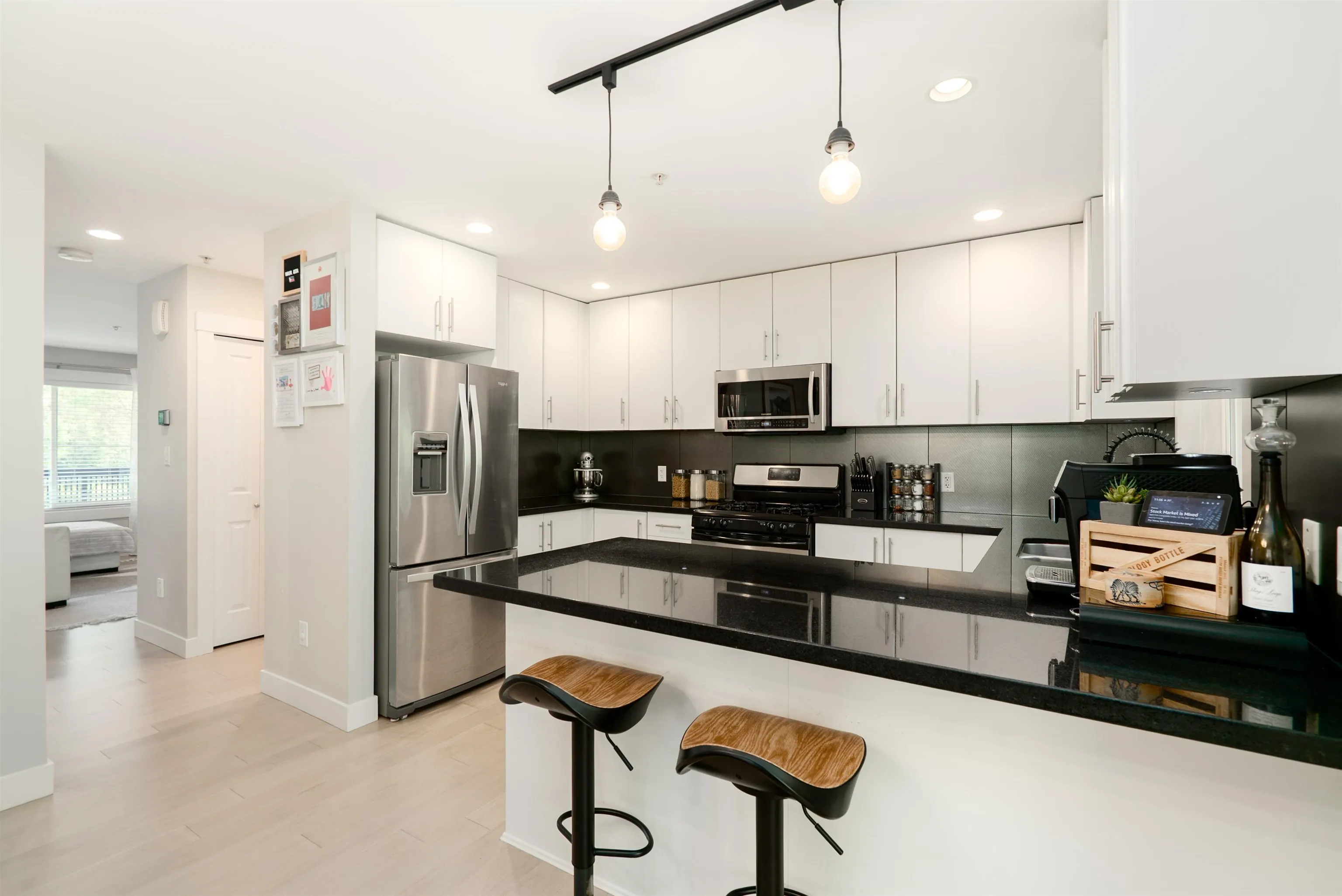 9 22206 124 Avenue