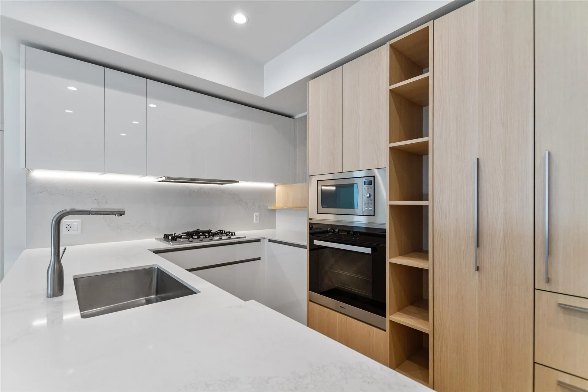 110 6833 Pearson Way