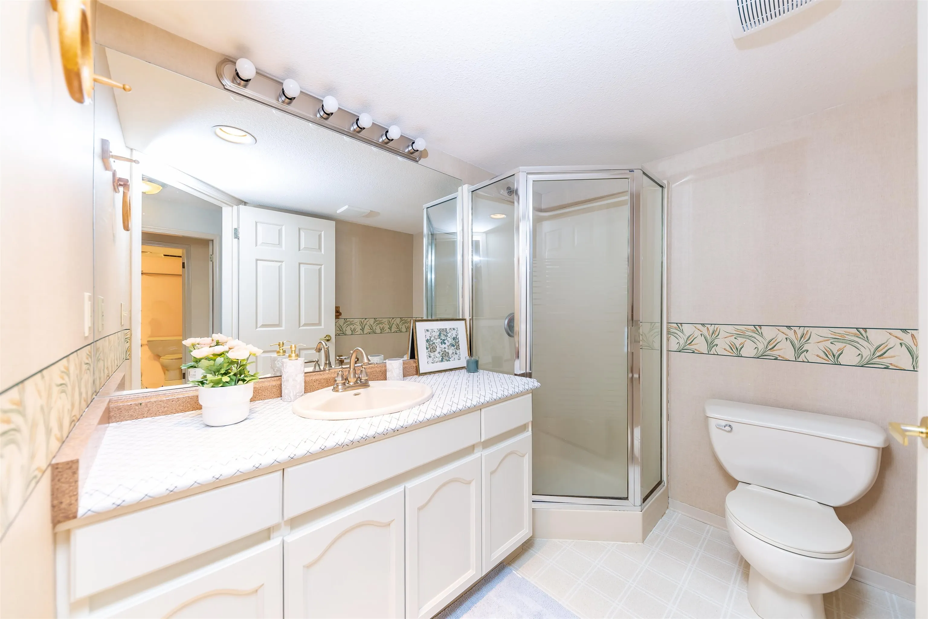 260 8611 Ackroyd Road