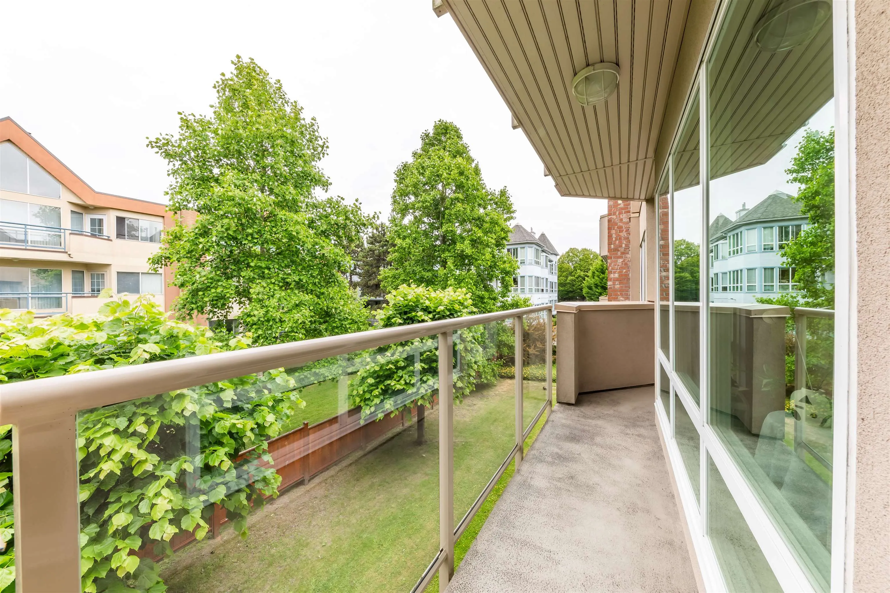 260 8611 Ackroyd Road