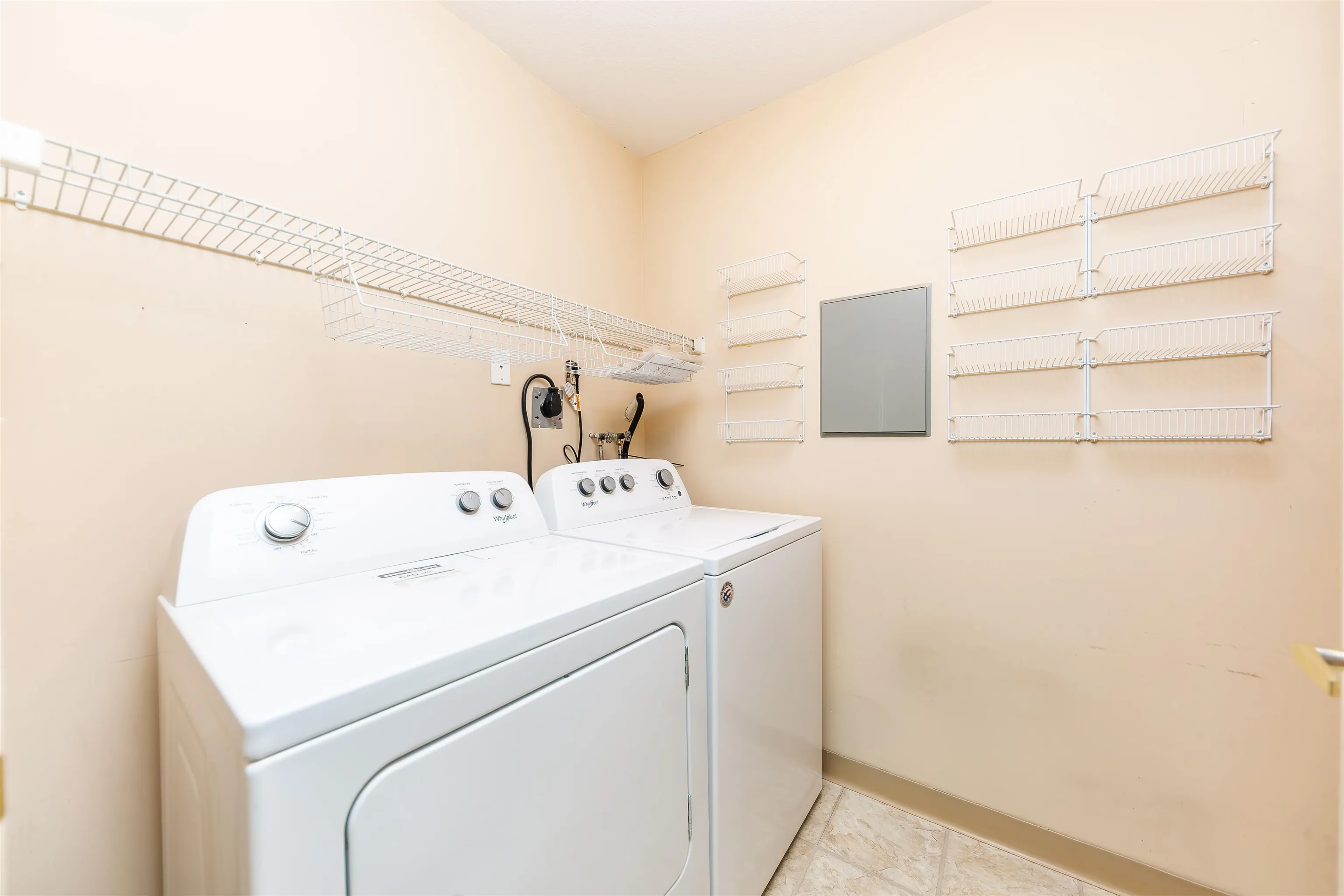 260 8611 Ackroyd Road
