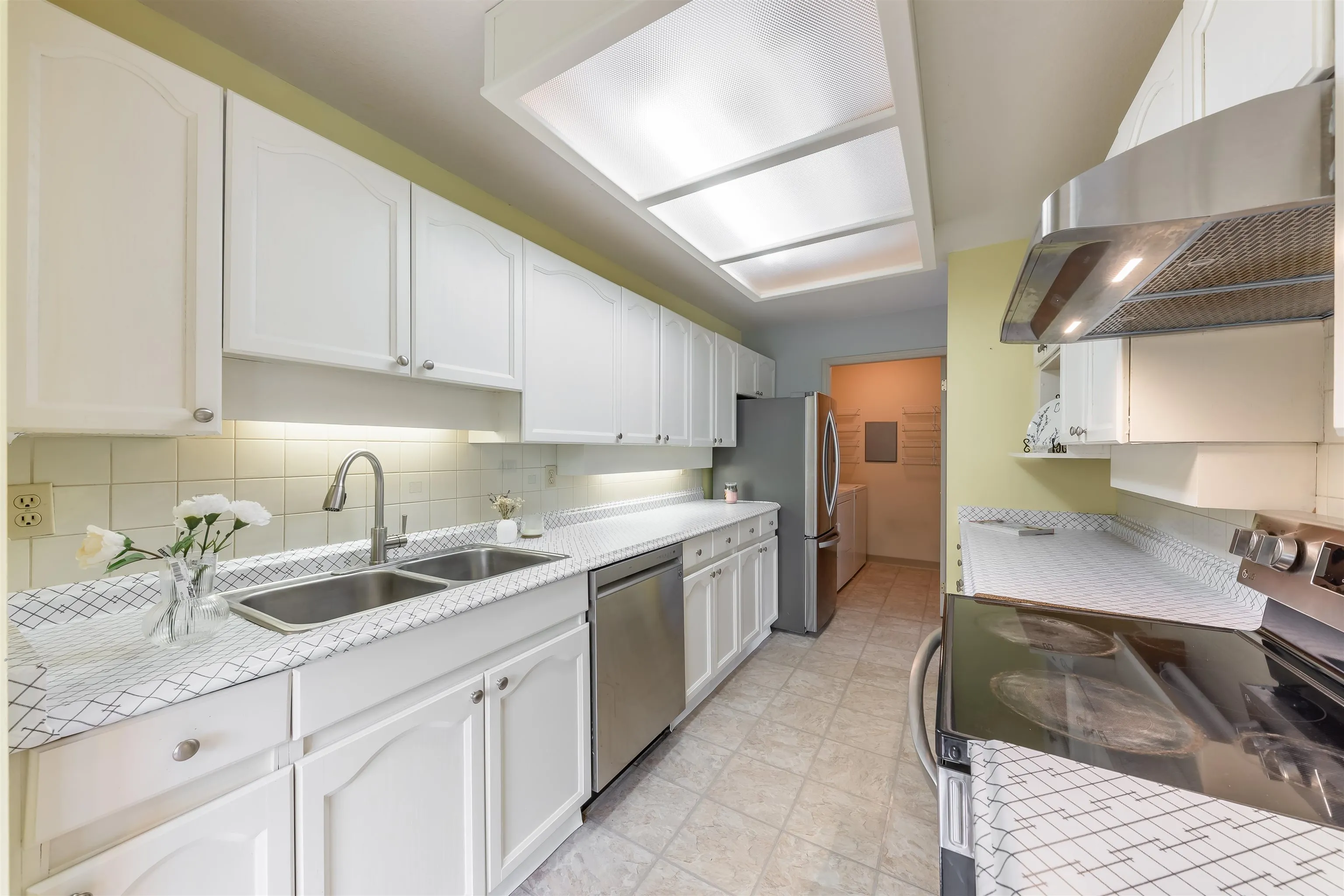 260 8611 Ackroyd Road