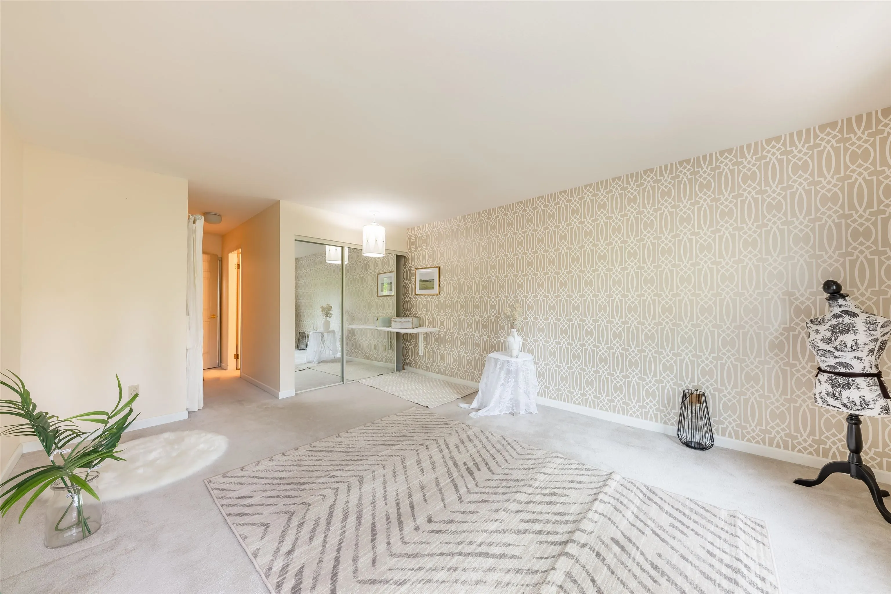 260 8611 Ackroyd Road