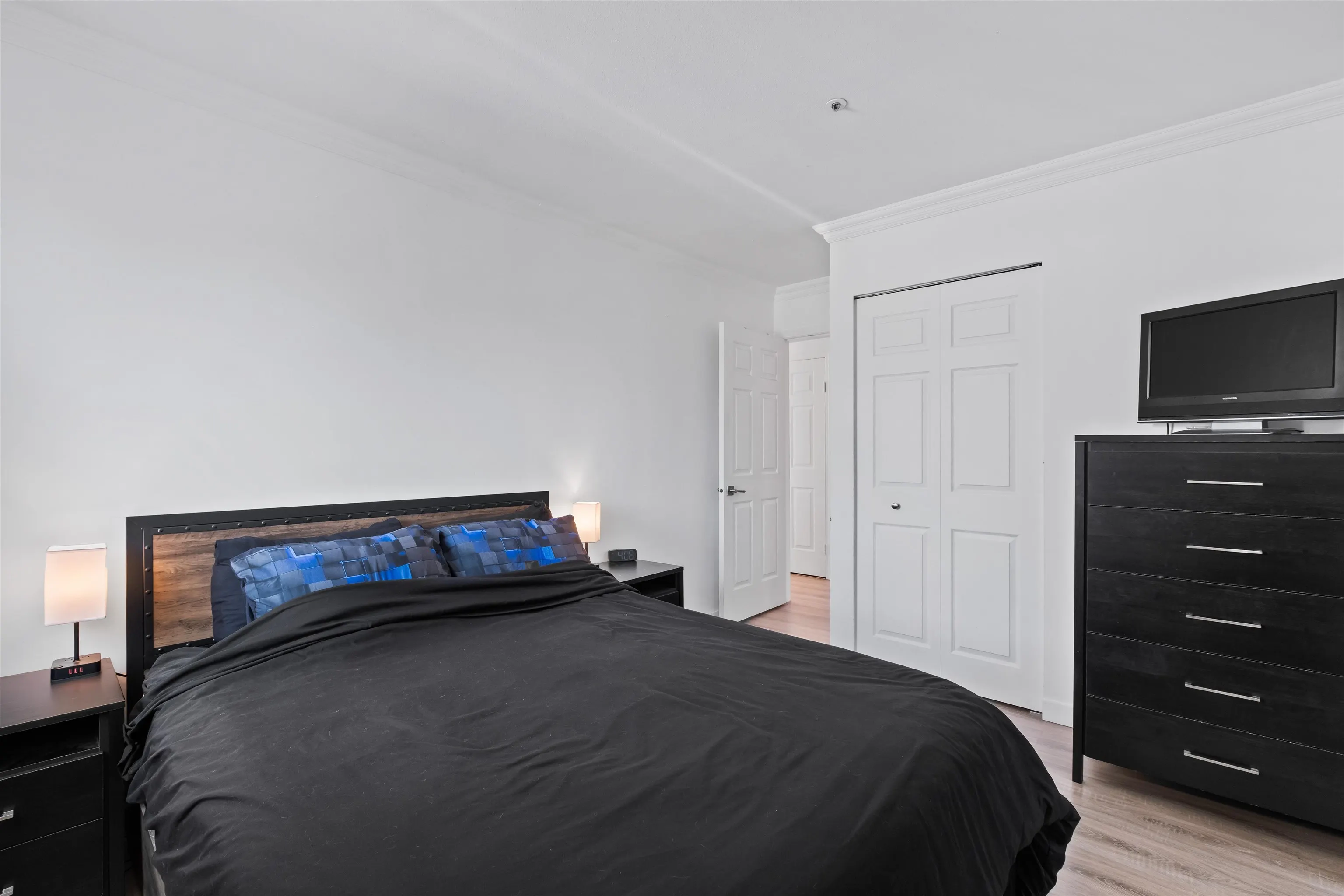 403 3505 W Broadway