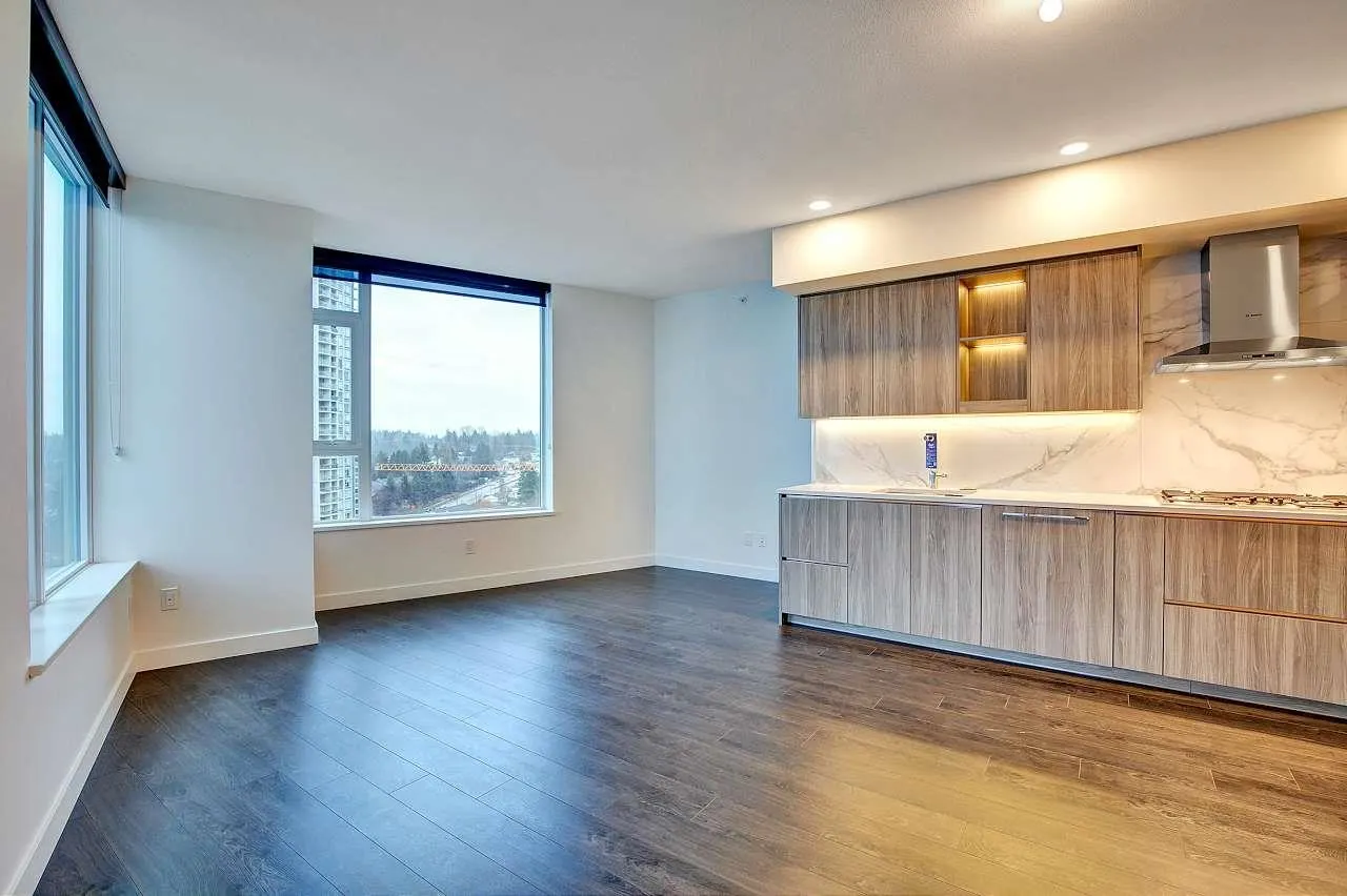 1604 9887 Whalley Boulevard