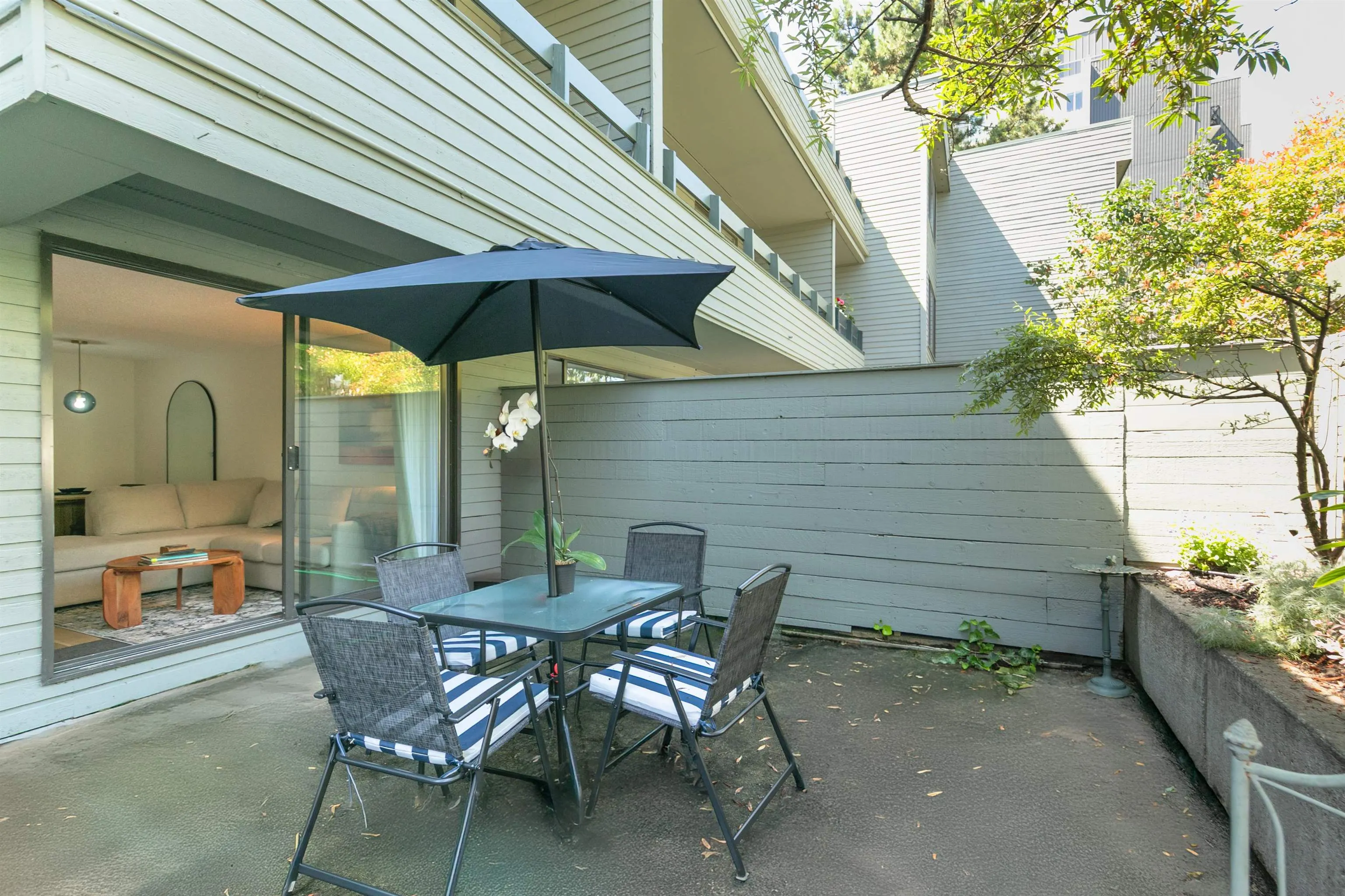 208 2119 Bellevue Avenue