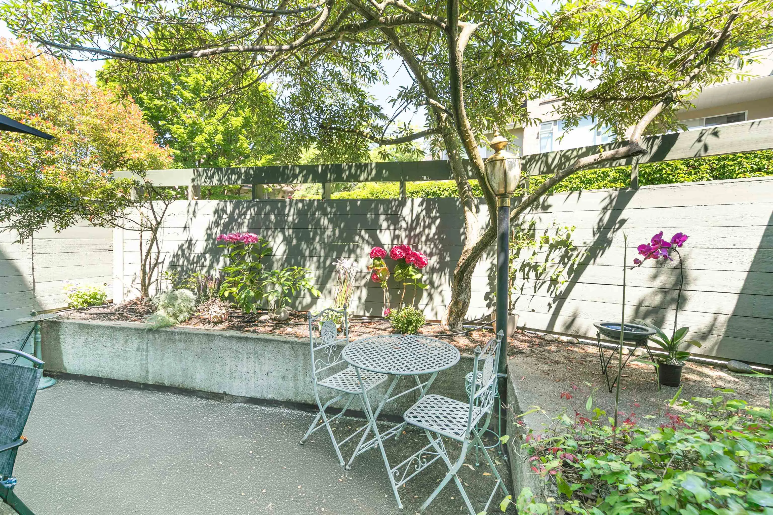 208 2119 Bellevue Avenue