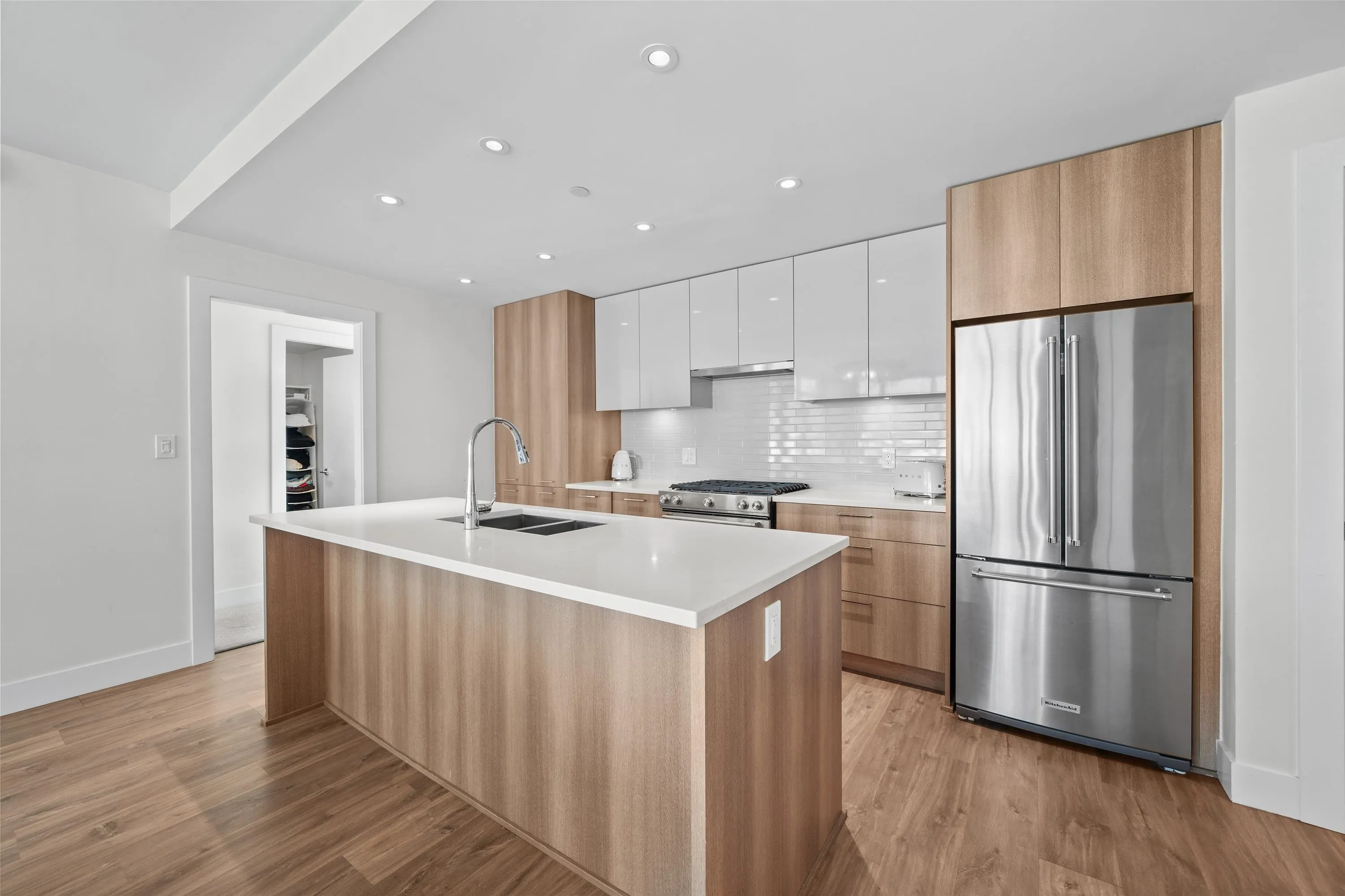 209 258 Nelson's Court