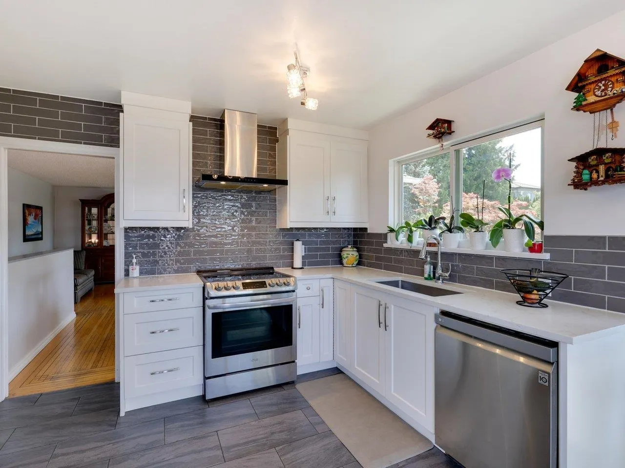 408 E 18th Street