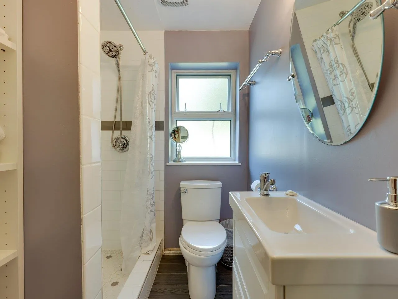 408 E 18th Street